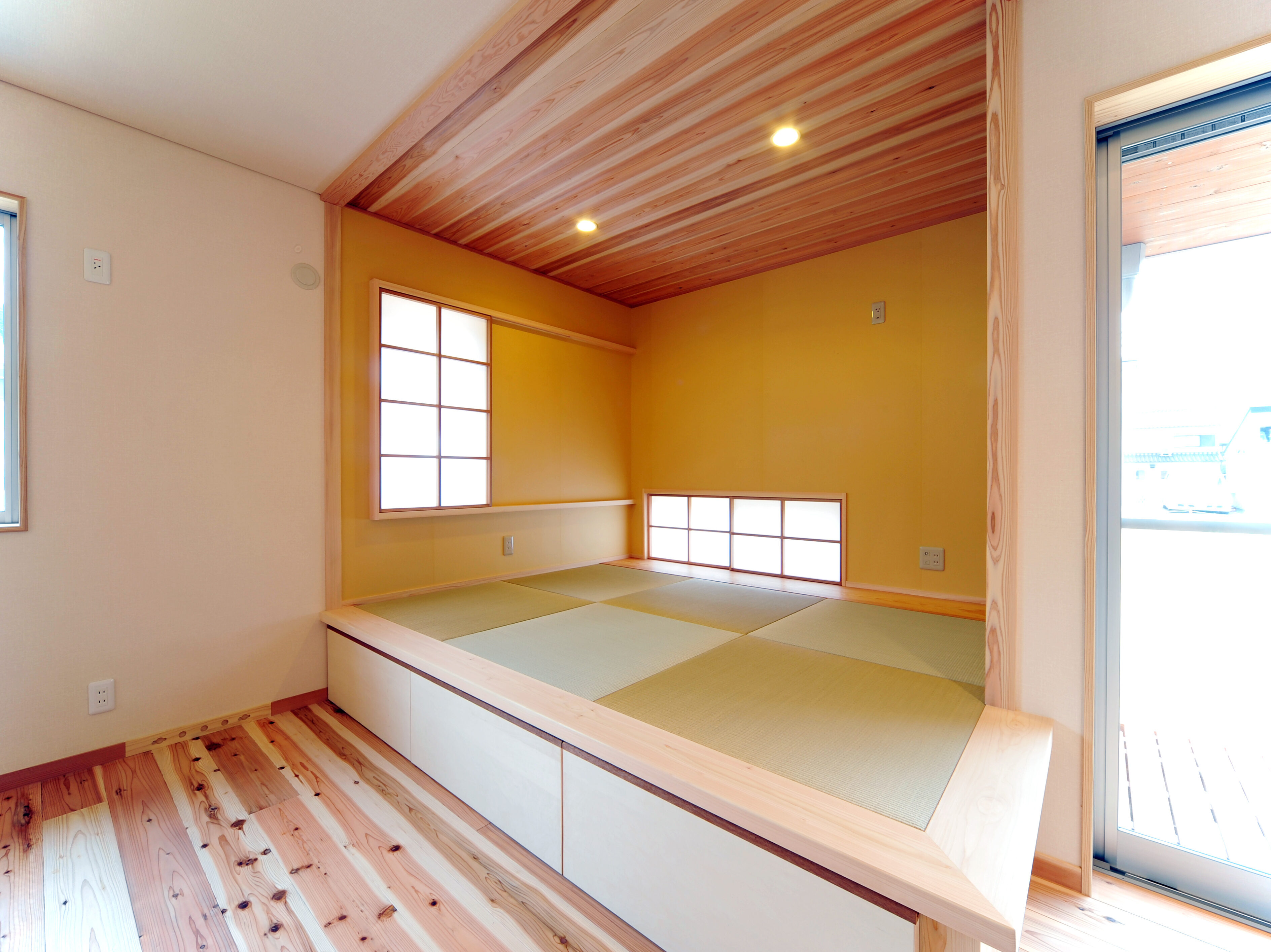 ウッディな新築の和室横位置−１